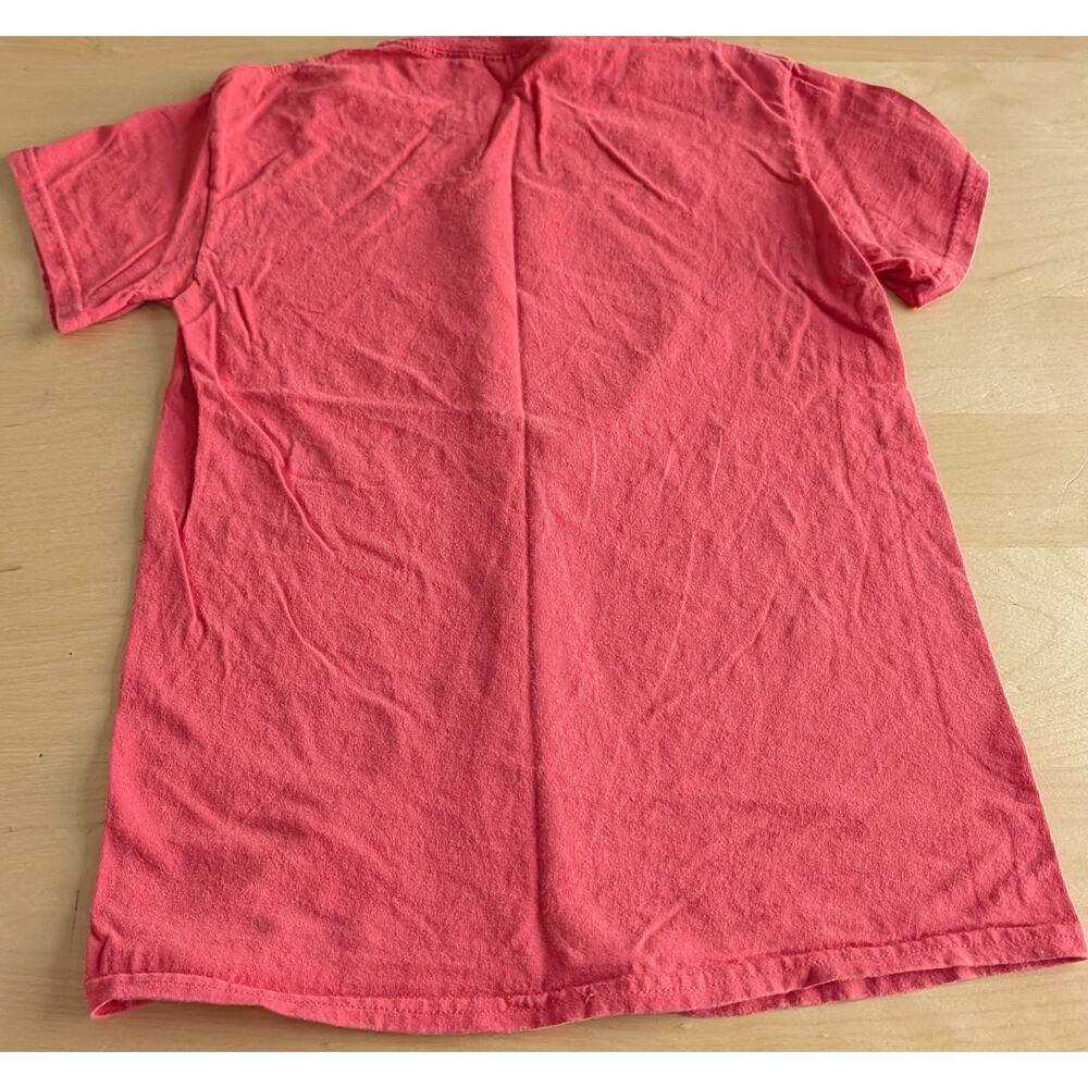 🏖️Women's Small Gildan Tee - Picture 2 of 4